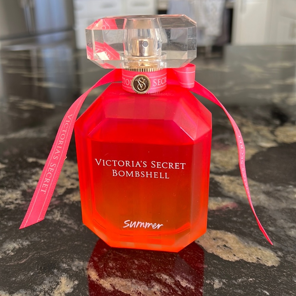 Victoria’s Secret Bombshell Summer perfume